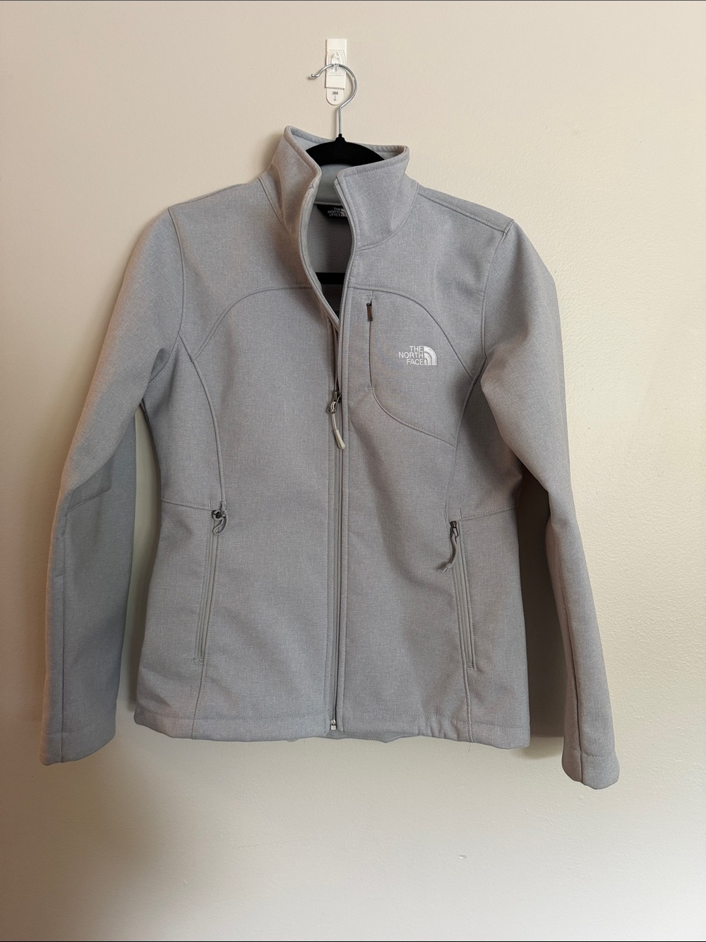 The North Face Women's Light Gray Softshell Utility Jacket